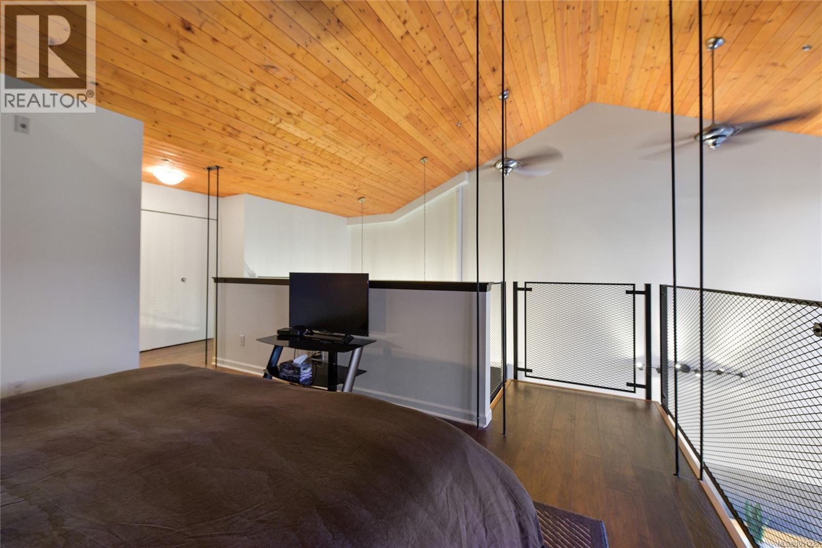 405 829 Goldstream Ave Property Photo 24