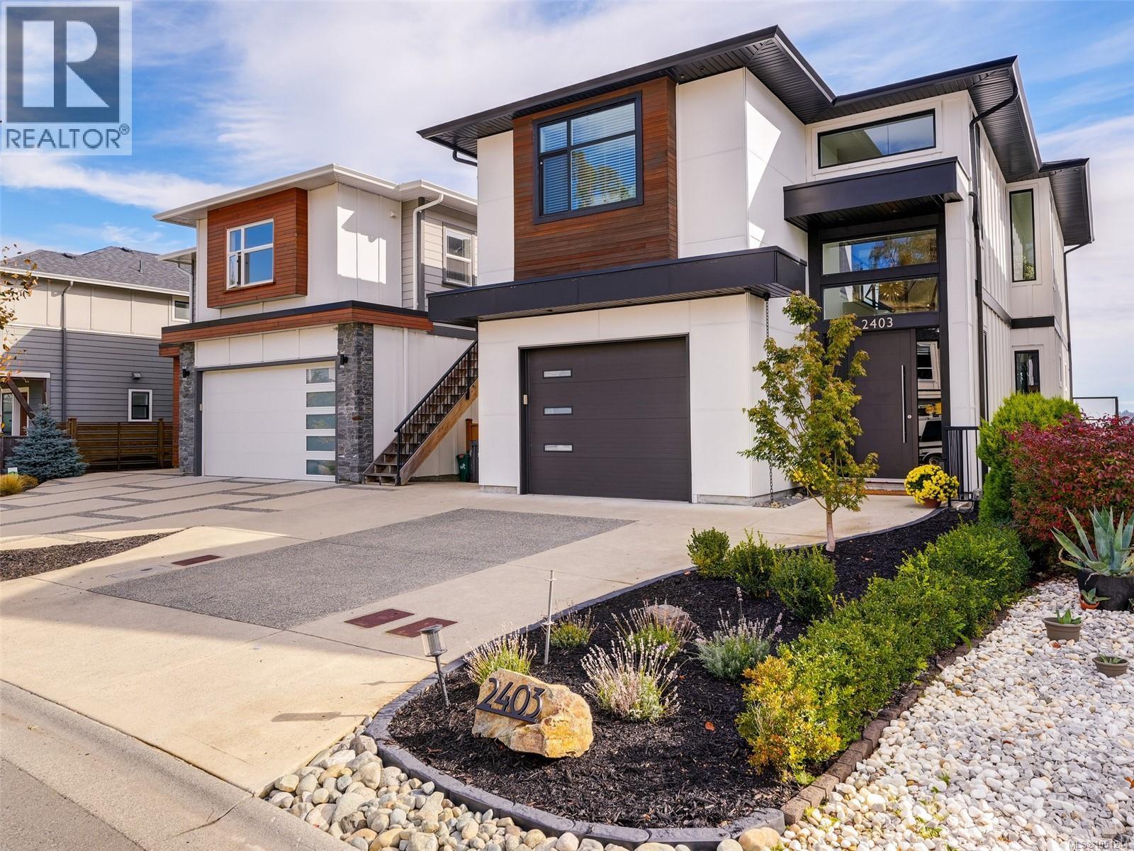 2403 Azurite Cres Property Photo 3