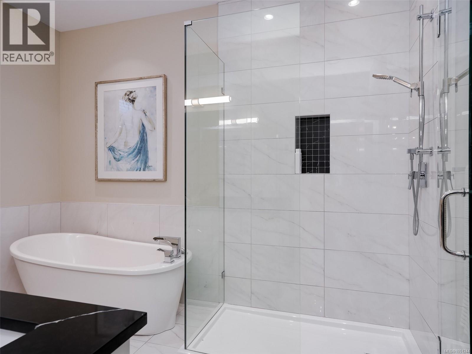 2403 Azurite Cres Property Photo 29