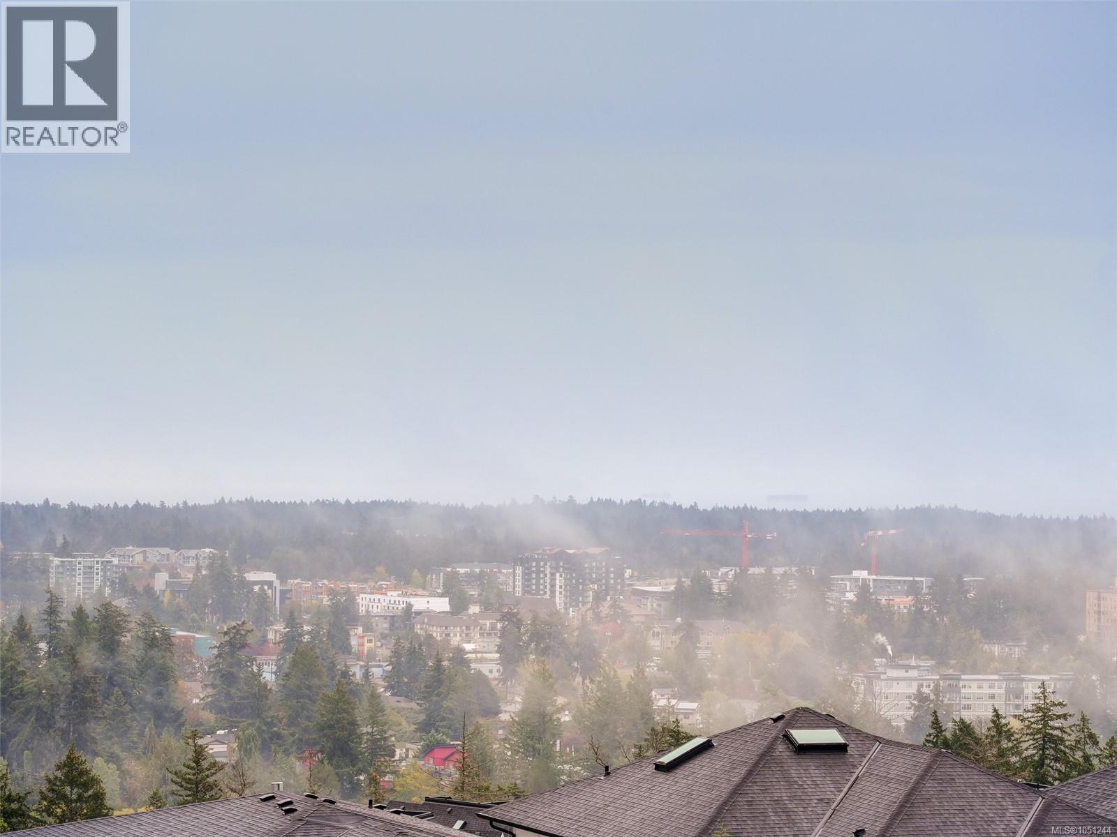 2403 Azurite Cres Property Photo 35