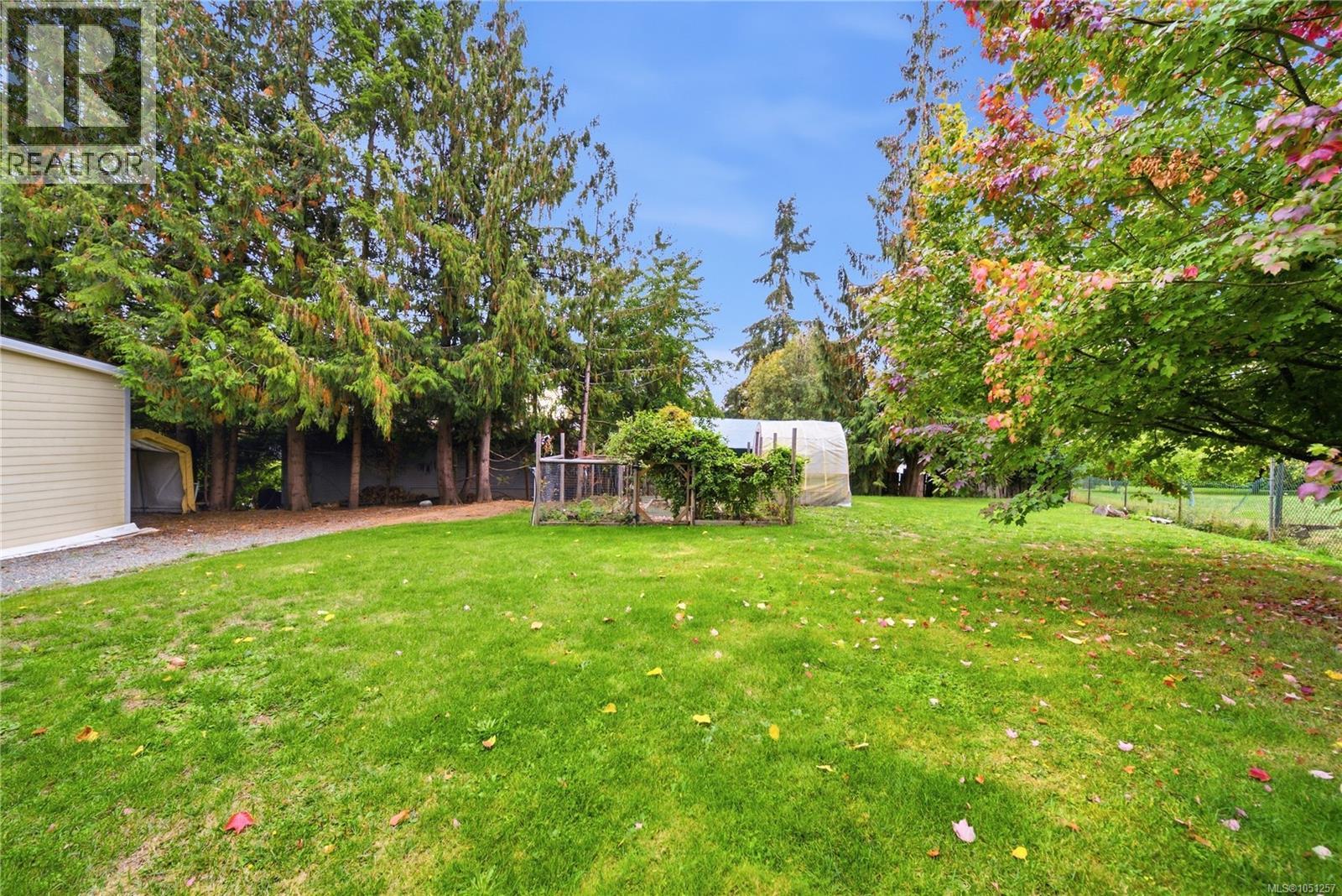 1951 Szasz Dr Property Photo 8