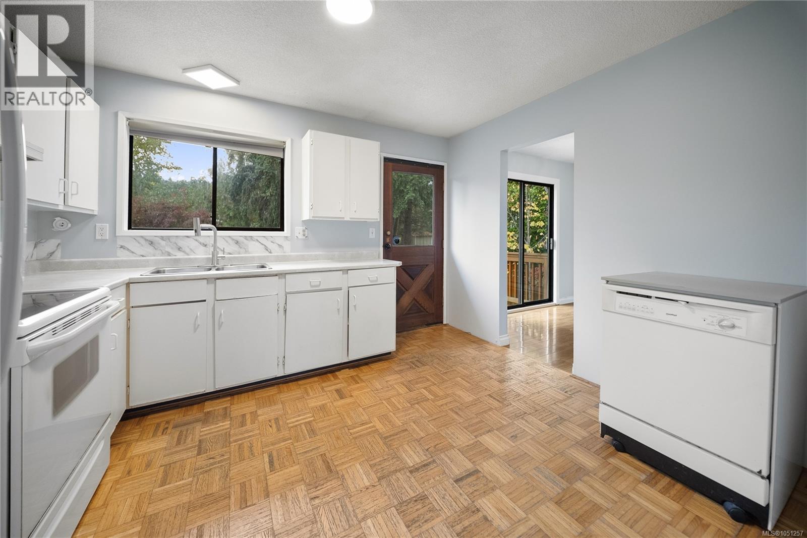 1951 Szasz Dr Property Photo 26