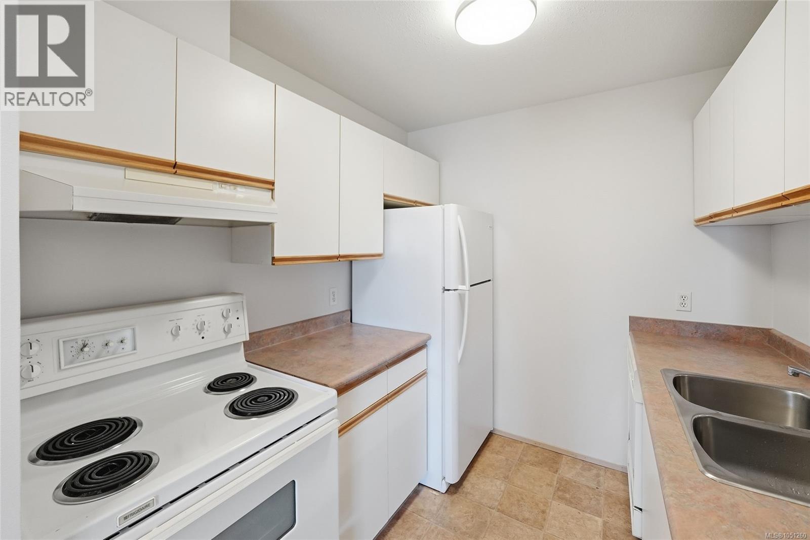 205 4971 Songbird Pl Property Photo 13