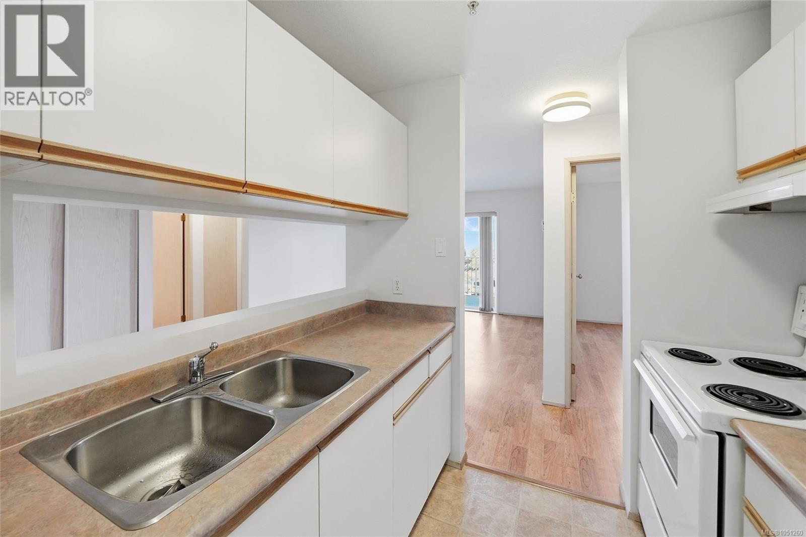 205 4971 Songbird Pl Property Photo 14