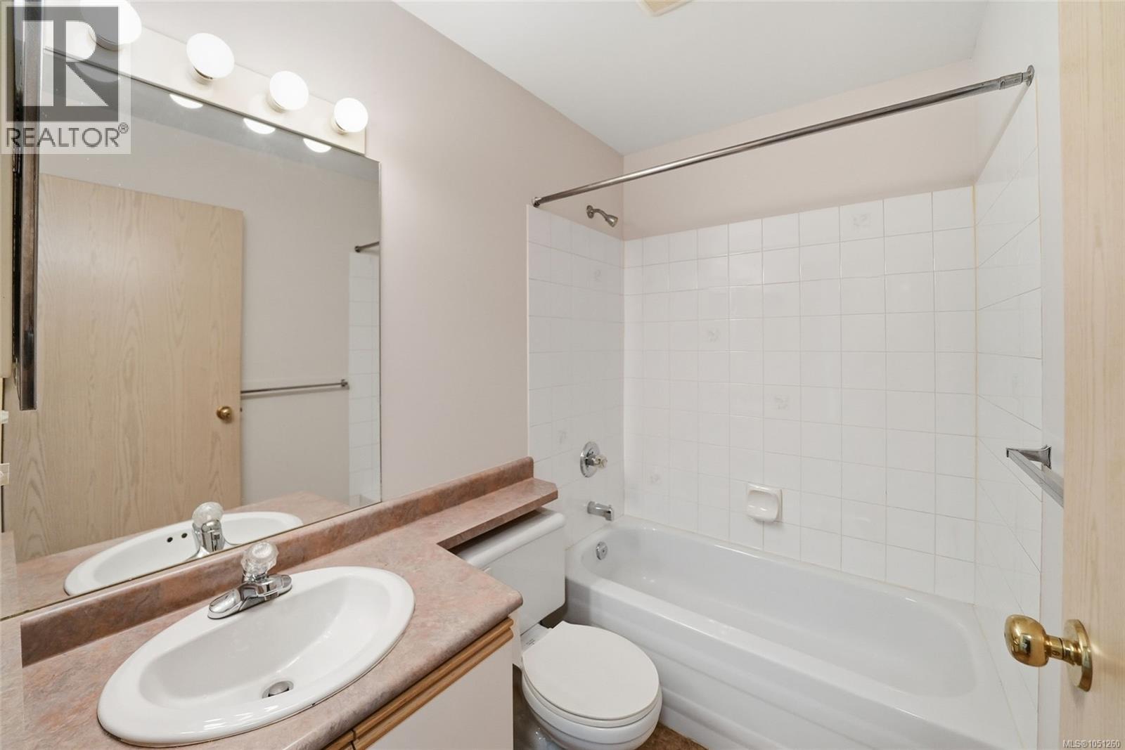 205 4971 Songbird Pl Property Photo 28
