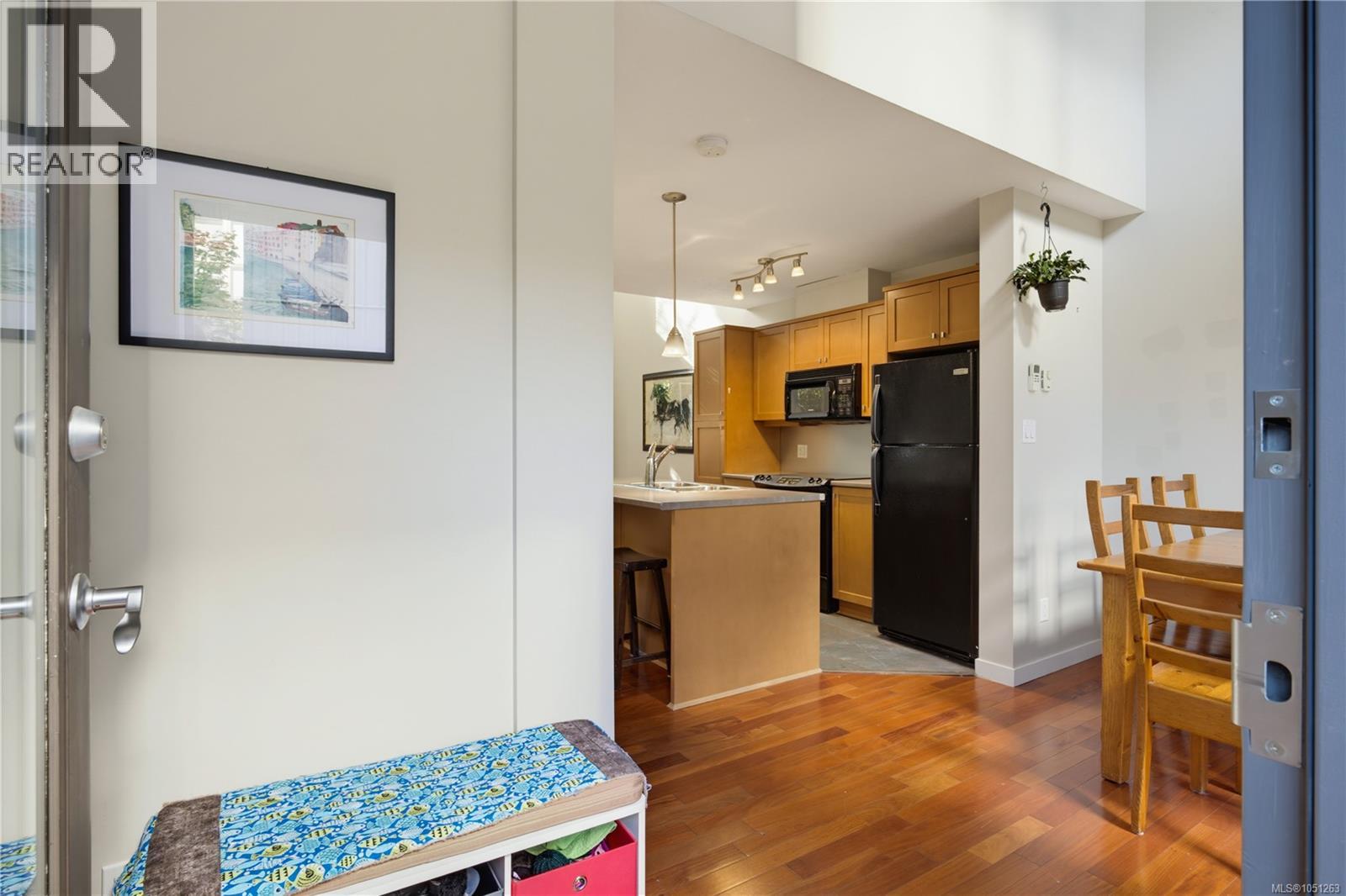 115 555 Franklyn St Property Photo 8