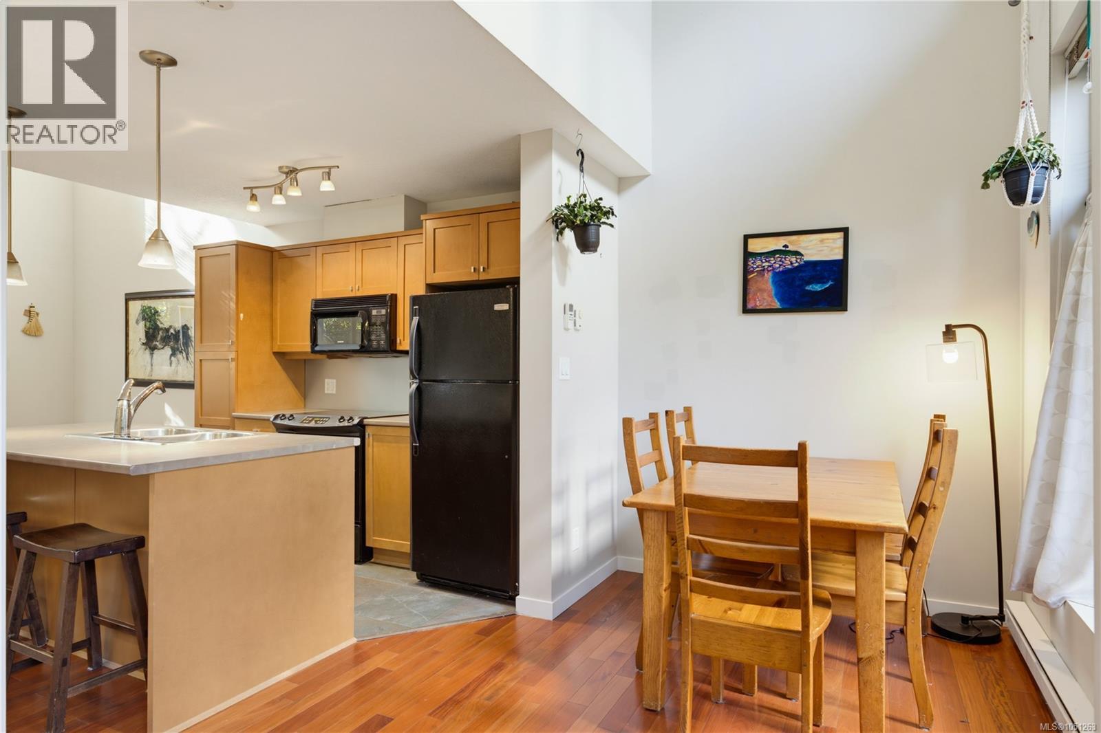 115 555 Franklyn St Property Photo 11