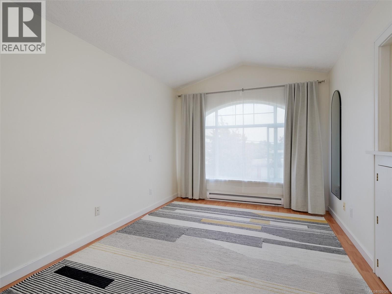1040 Alston St Property Photo 13