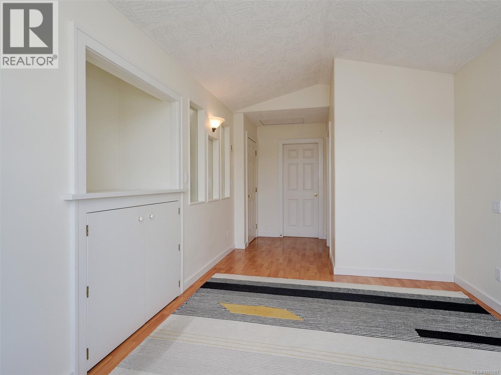 1040 Alston St Property Photo 14