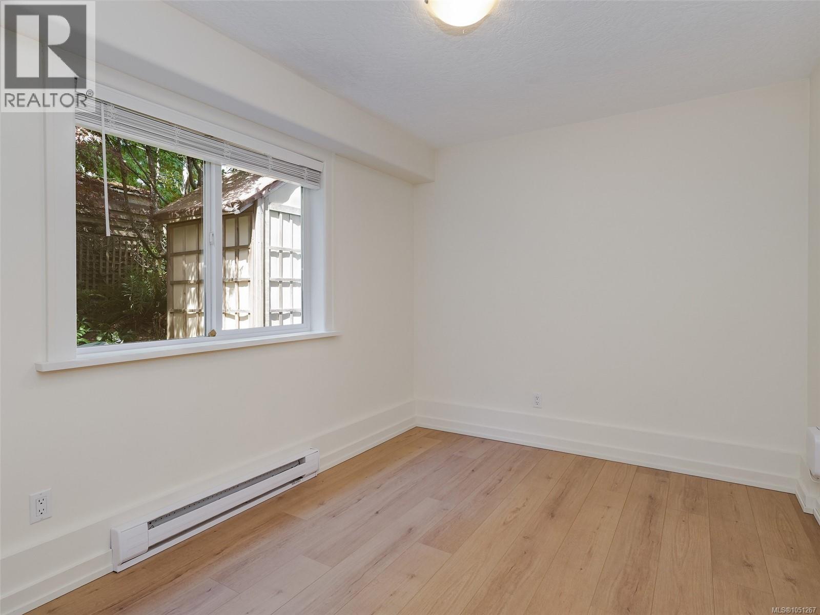 1040 Alston St Property Photo 16