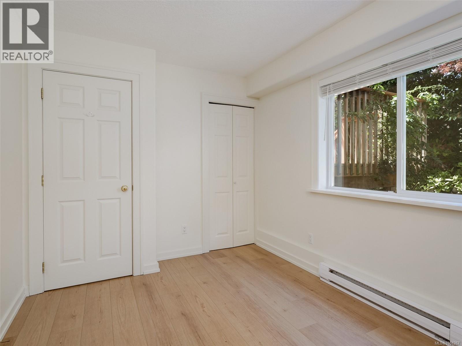 1040 Alston St Property Photo 17