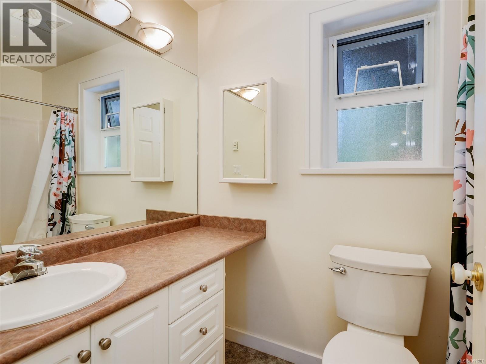 1040 Alston St Property Photo 18
