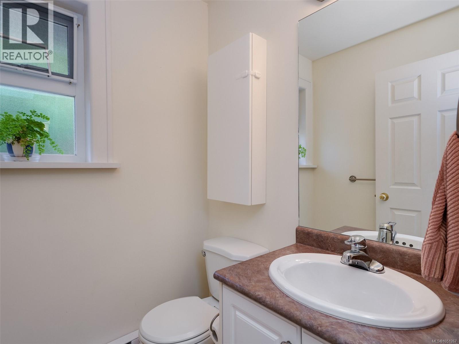 1040 Alston St Property Photo 22