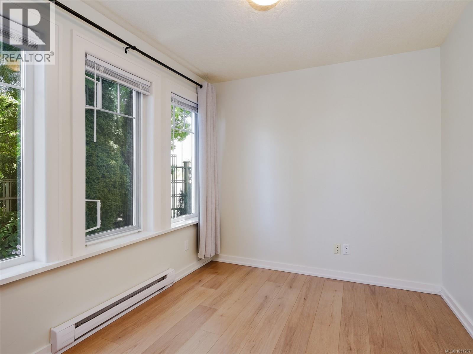 1040 Alston St Property Photo 23