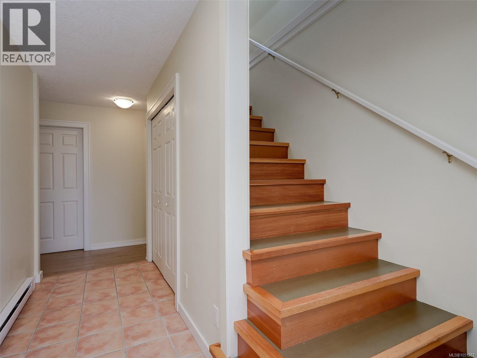 1040 Alston St Property Photo 25