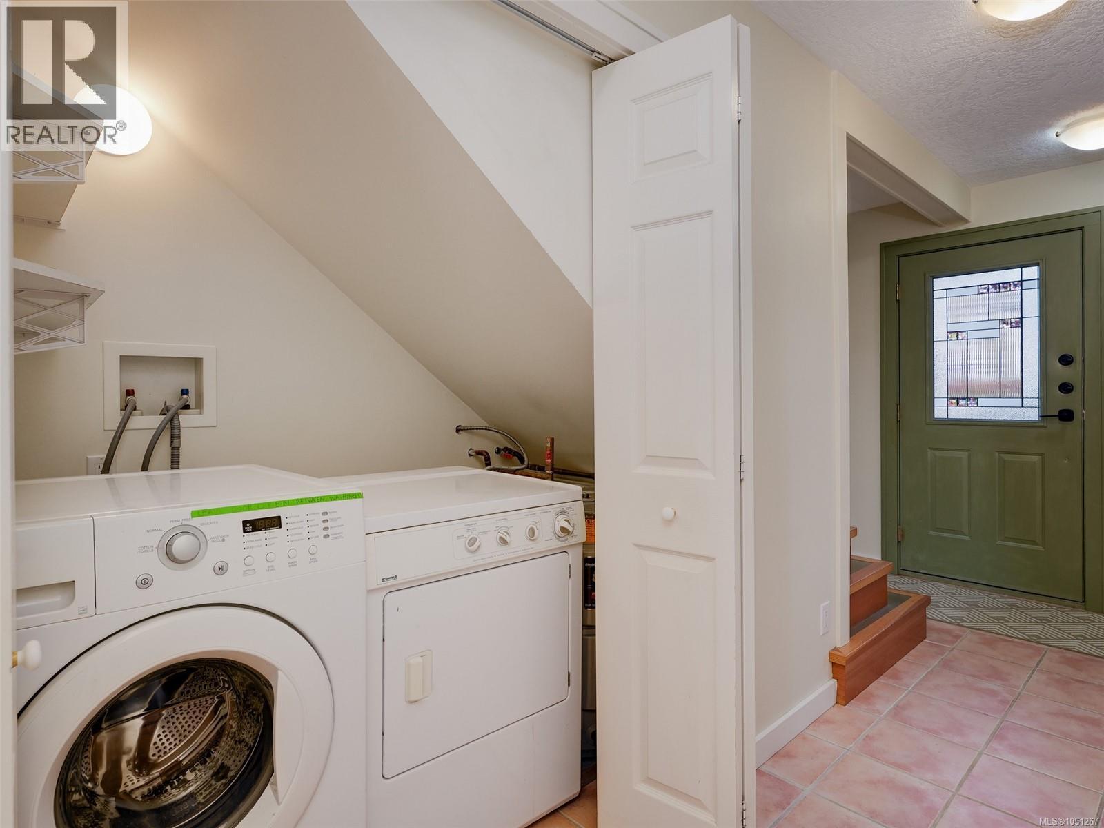 1040 Alston St Property Photo 26