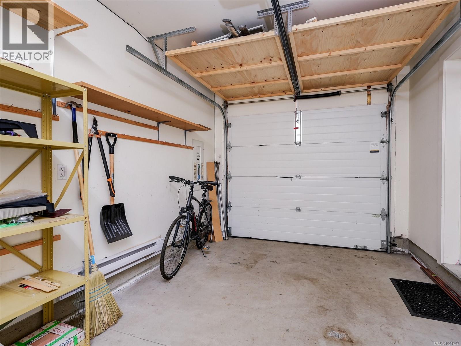1040 Alston St Property Photo 27