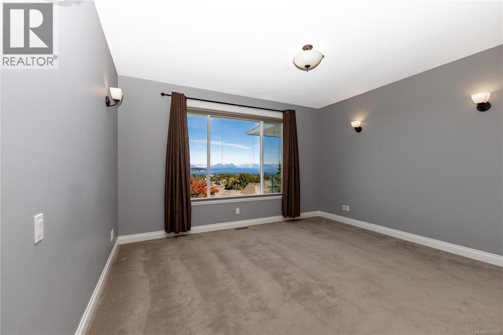 696 Pacific Heights Lane Property Photo 34