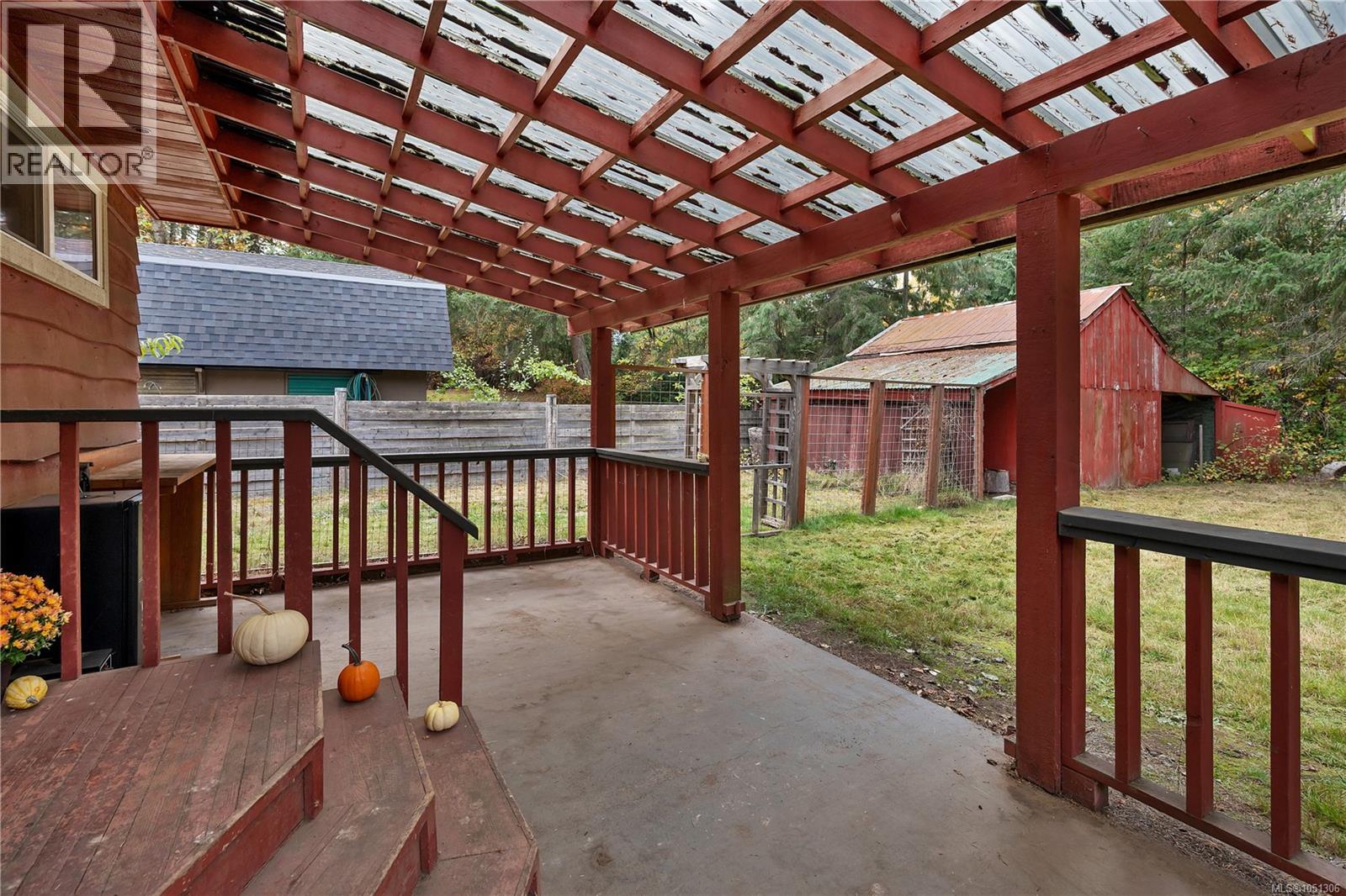 4485 Colwin Rd Property Photo 4
