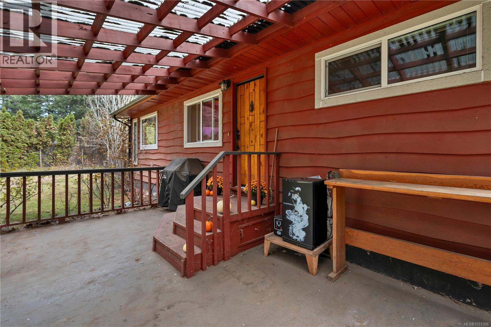 4485 Colwin Rd Property Photo 6