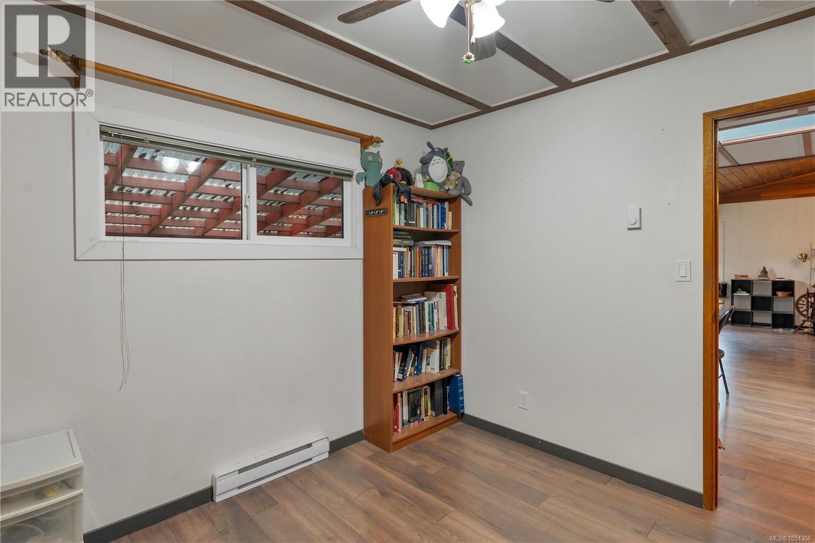 4485 Colwin Rd Property Photo 15