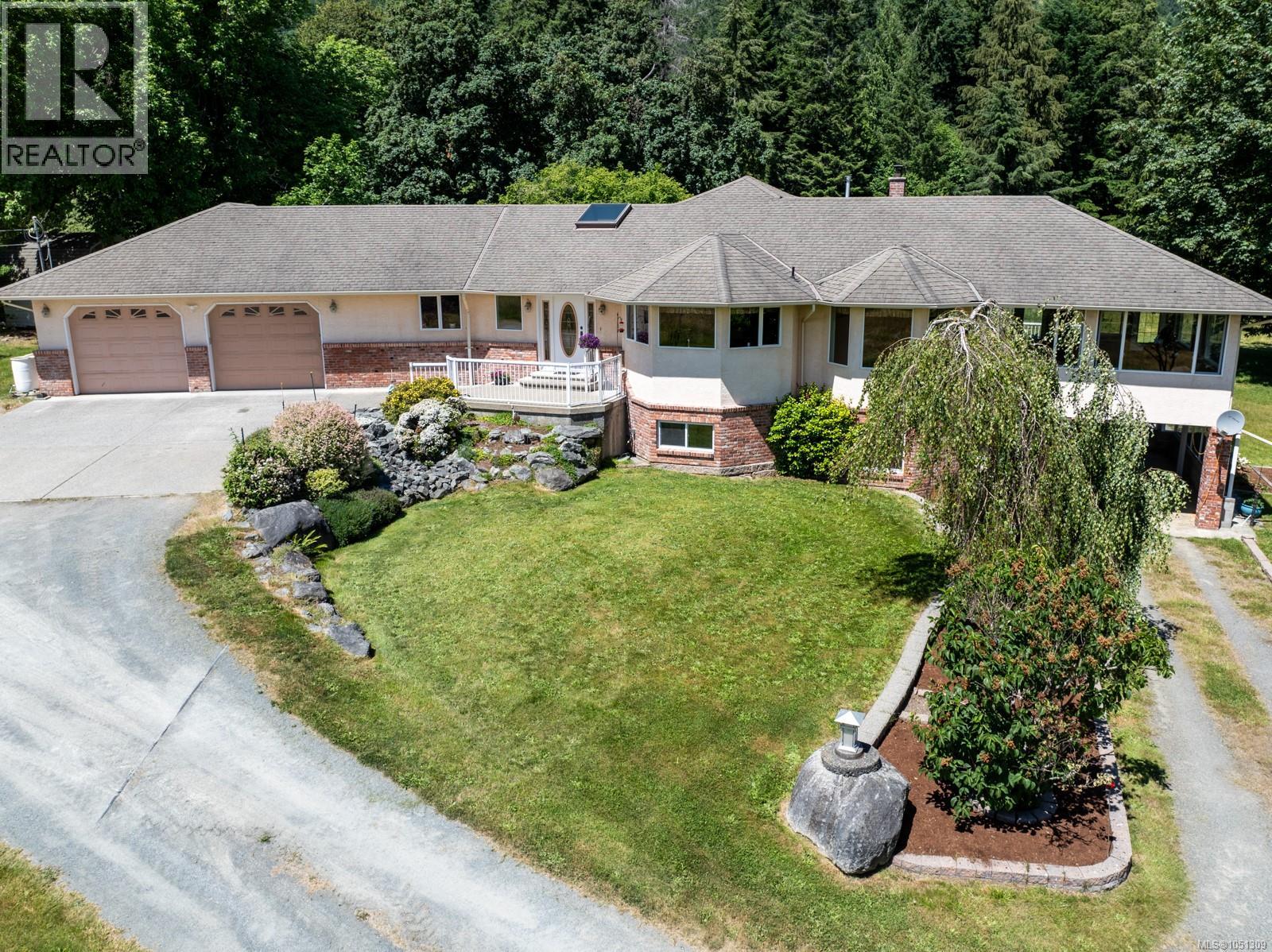 7028 Westholme Rd Property Photo 1