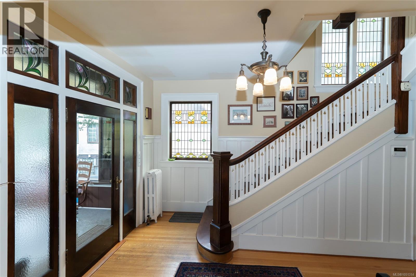 1377 Rockland Ave Property Photo 13