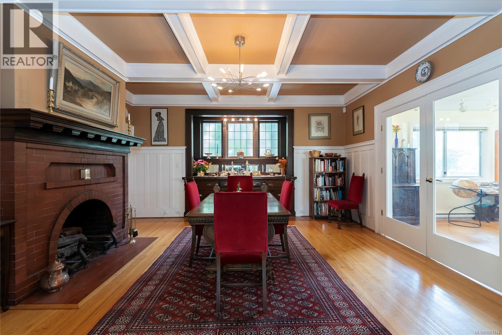 1377 Rockland Ave Property Photo 18