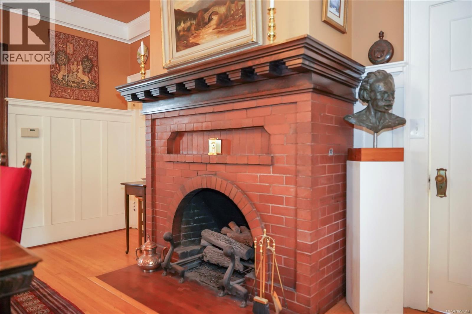 1377 Rockland Ave Property Photo 24