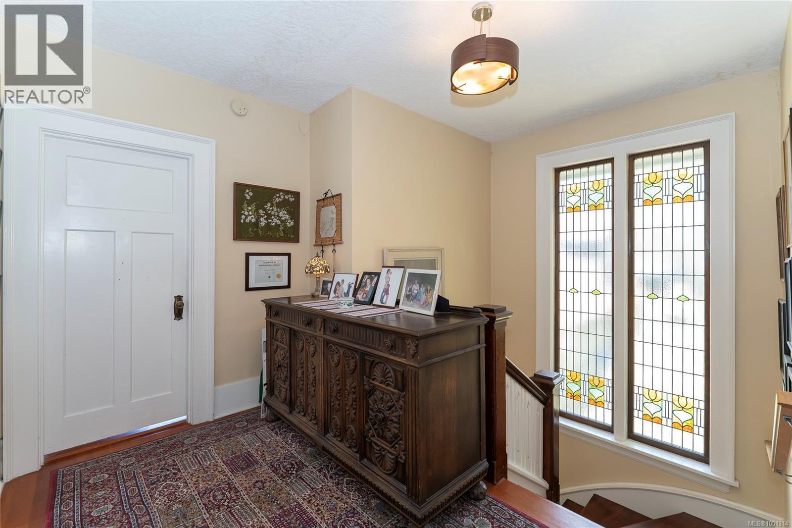 1377 Rockland Ave Property Photo 37