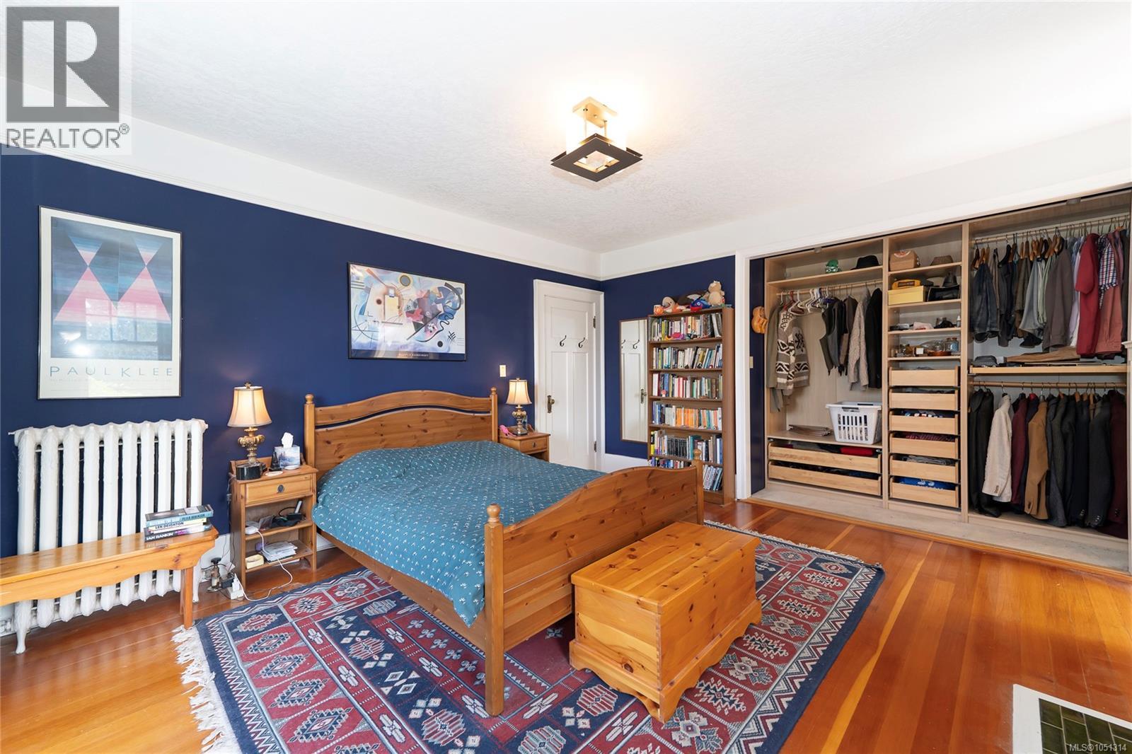 1377 Rockland Ave Property Photo 39