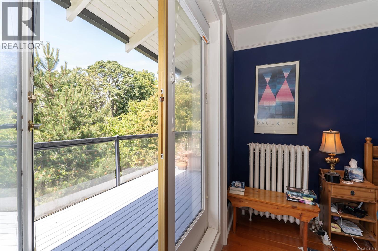 1377 Rockland Ave Property Photo 42