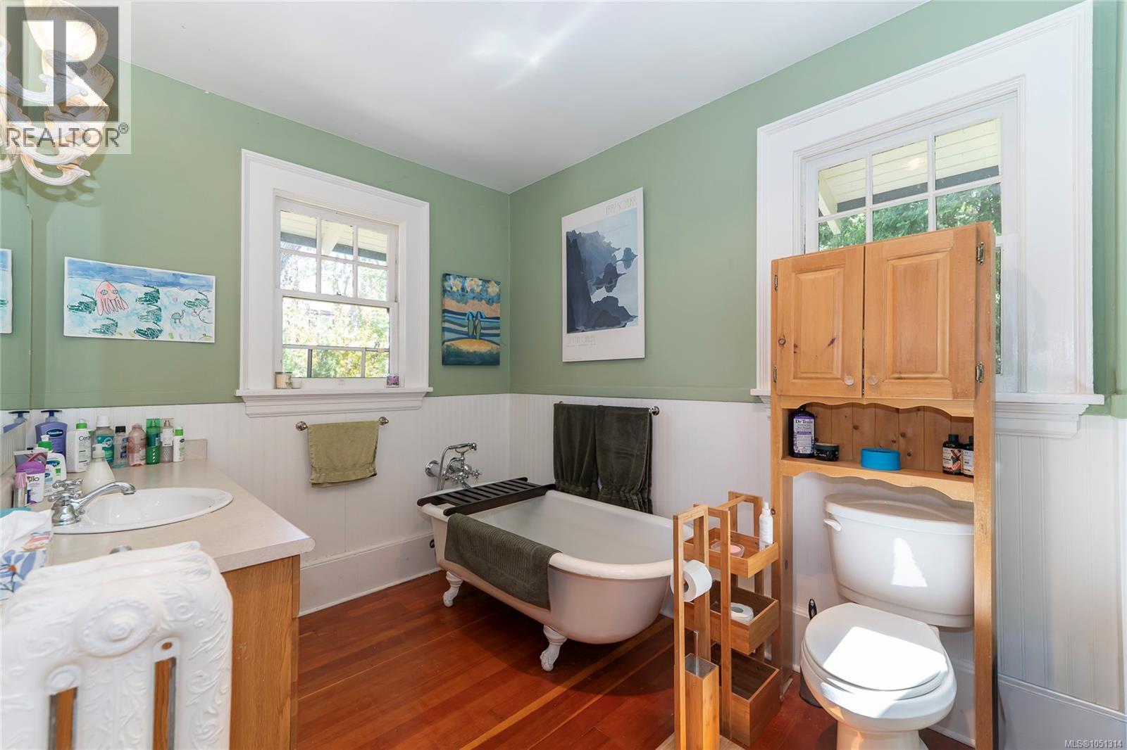 1377 Rockland Ave Property Photo 53