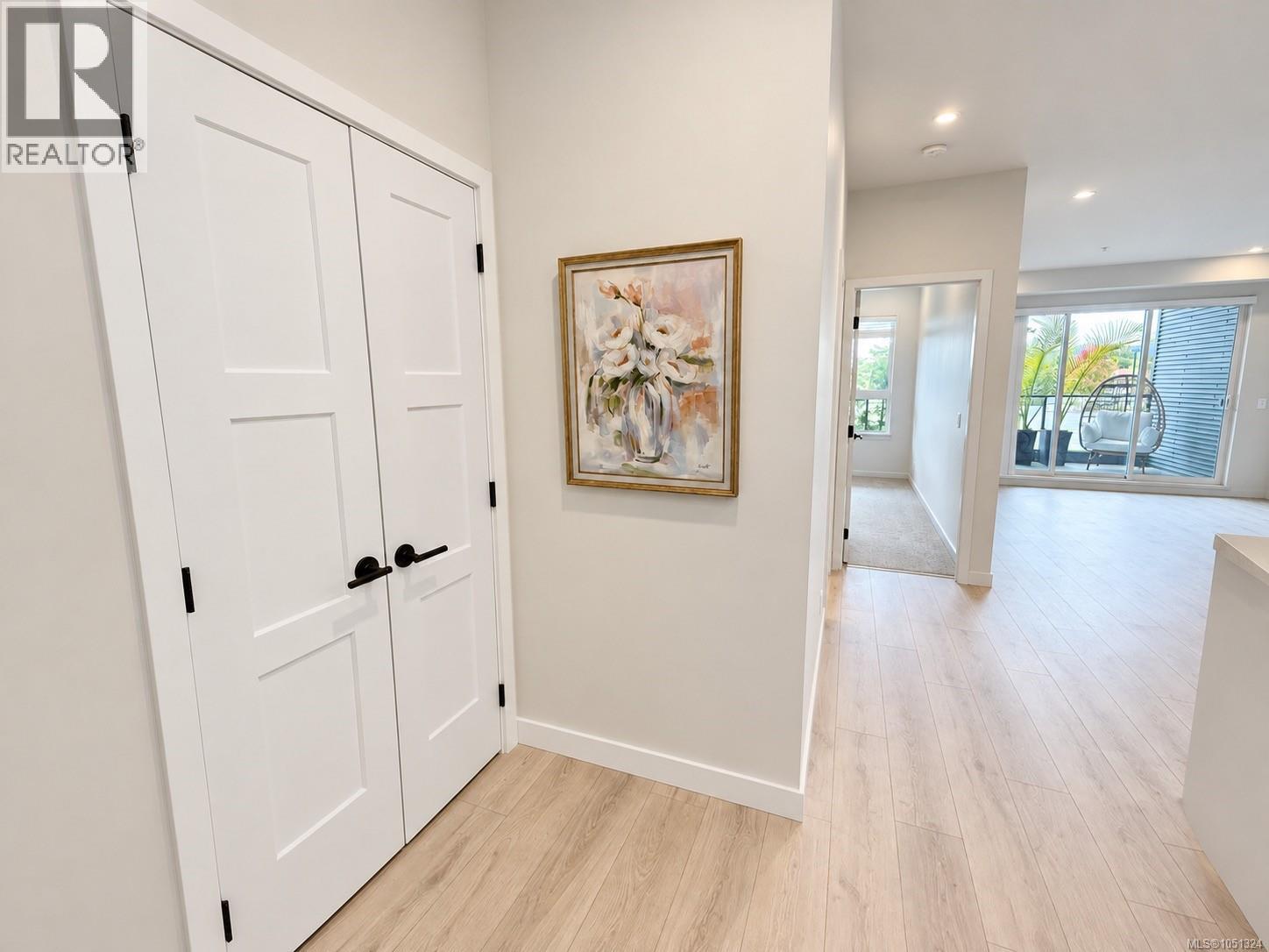 110 958 Pharoah Mews Property Photo 2
