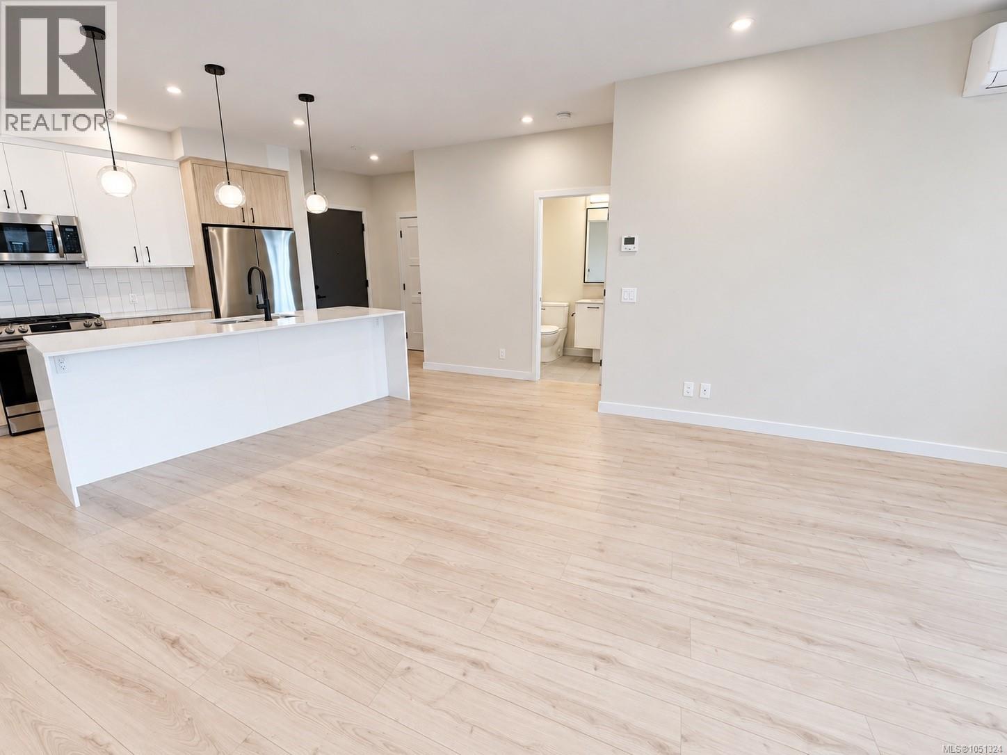 110 958 Pharoah Mews Property Photo 7
