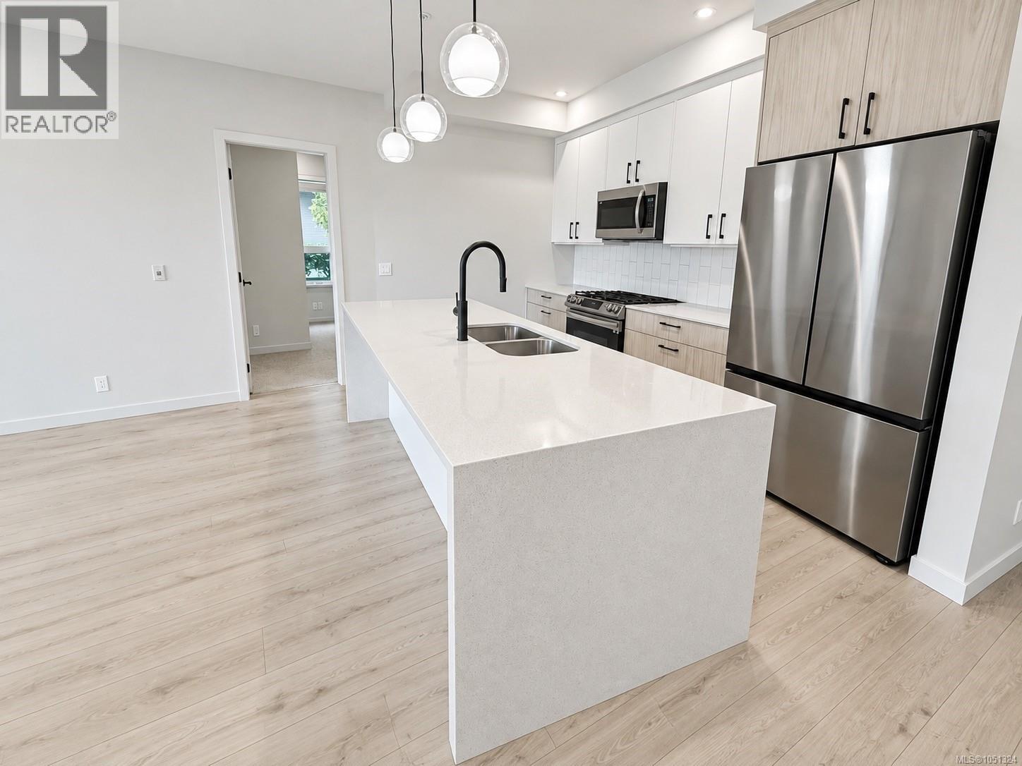 110 958 Pharoah Mews Property Photo 13