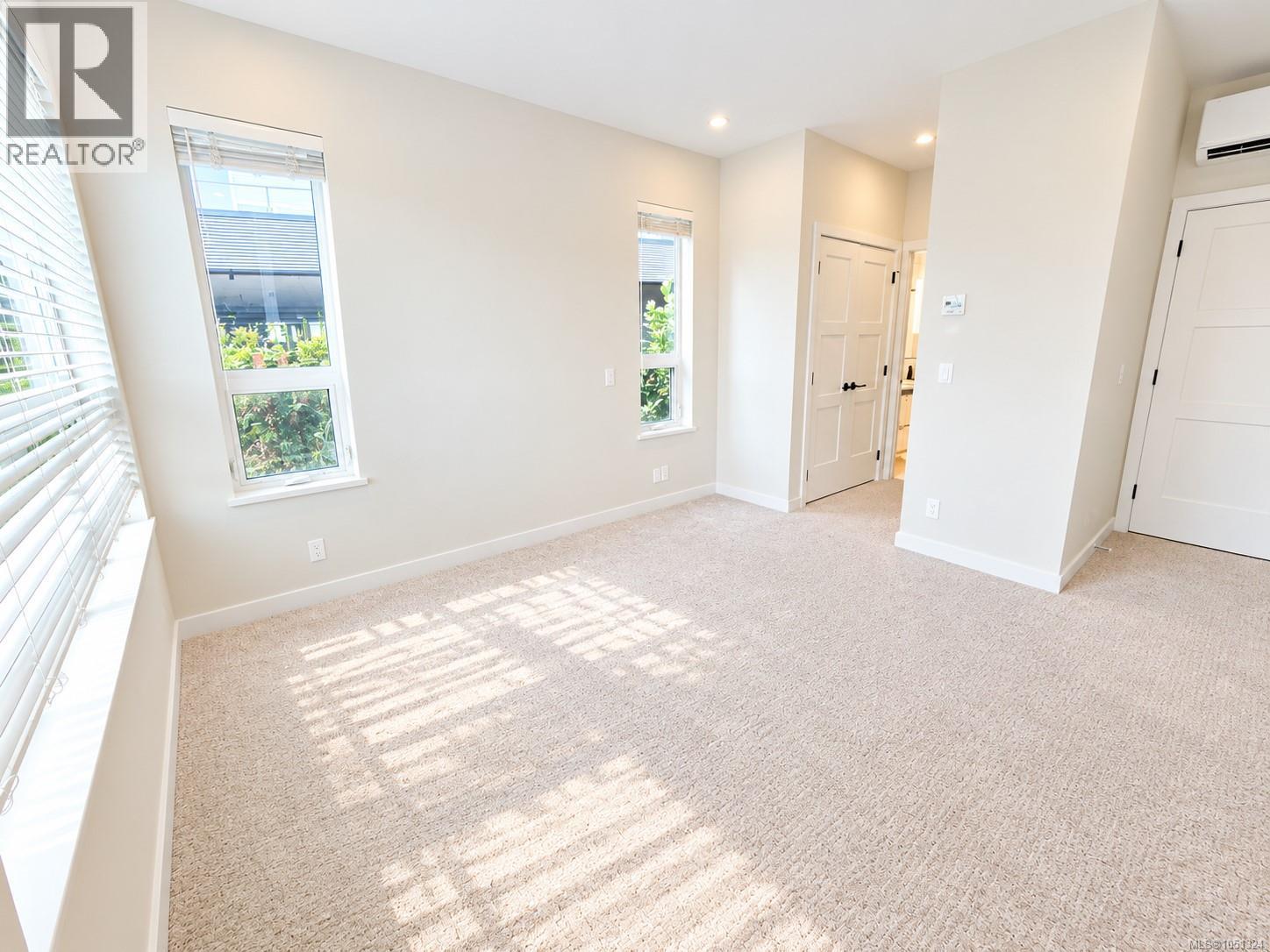 110 958 Pharoah Mews Property Photo 18