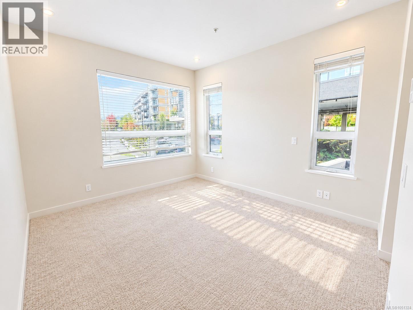 110 958 Pharoah Mews Property Photo 21