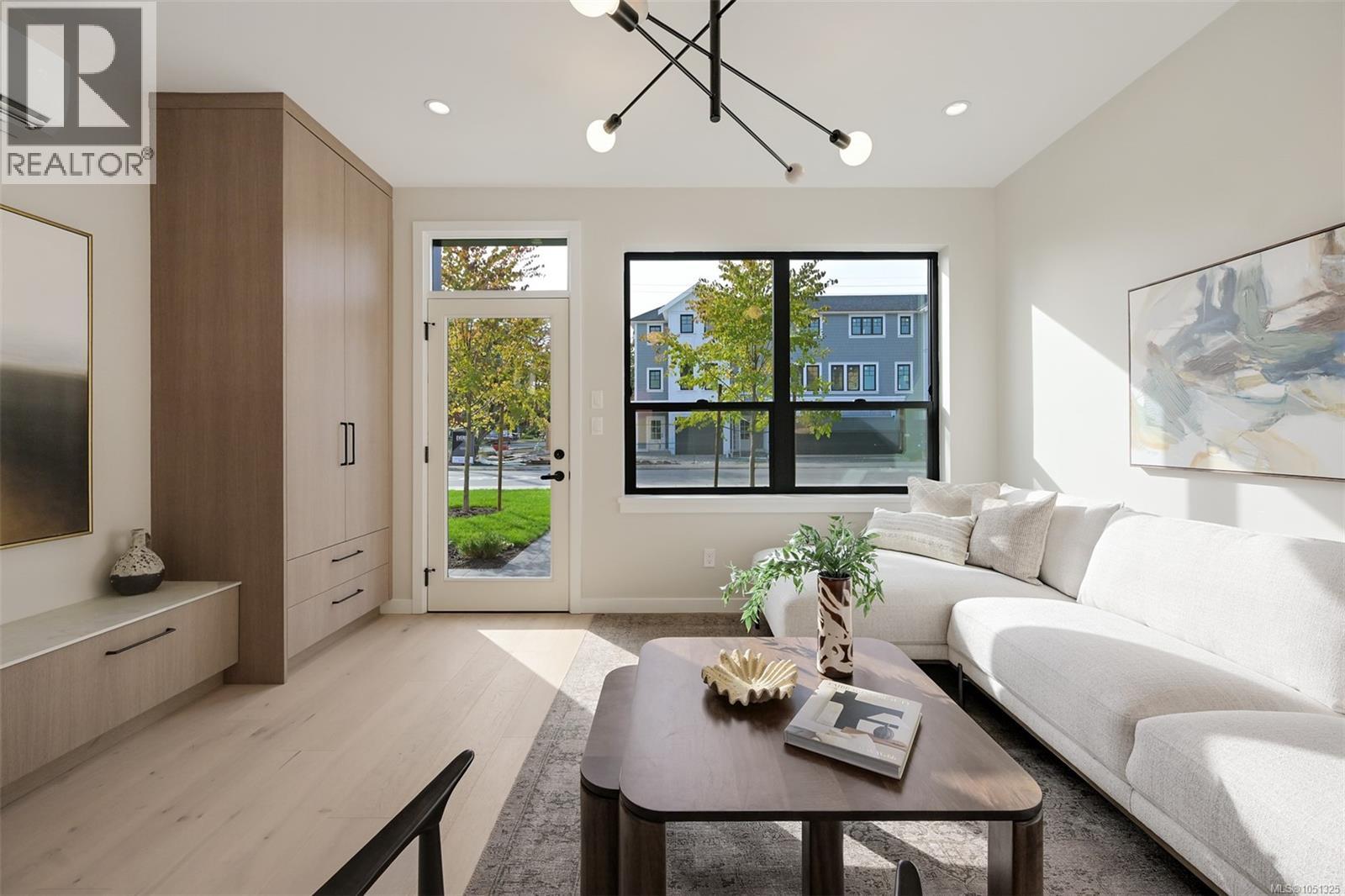 1 2100 Allenby St Property Photo 12