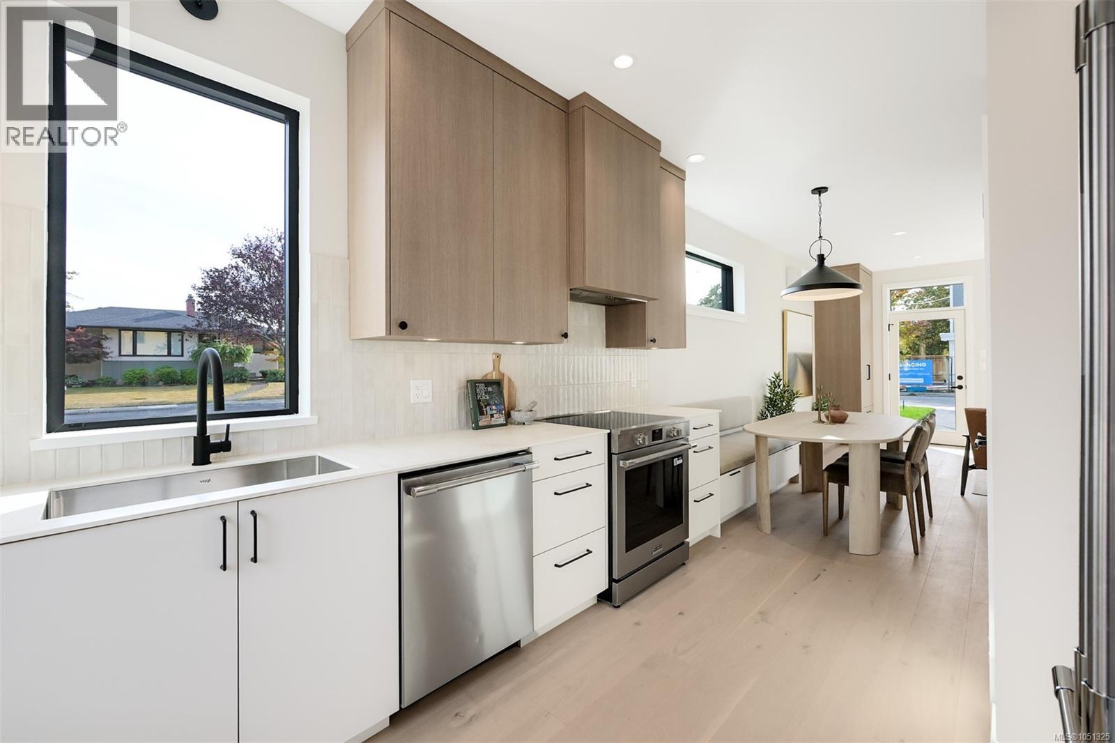 1 2100 Allenby St Property Photo 16