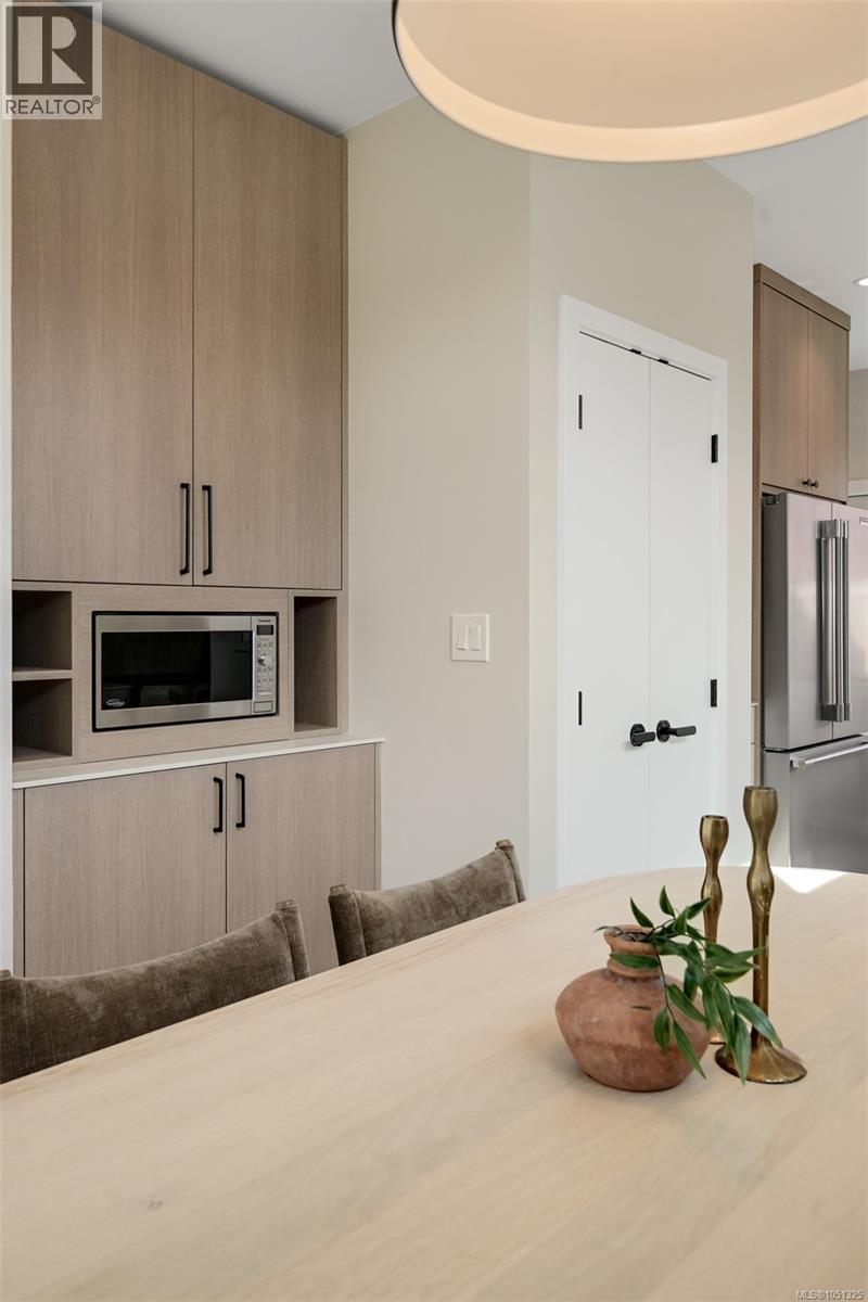 1 2100 Allenby St Property Photo 24