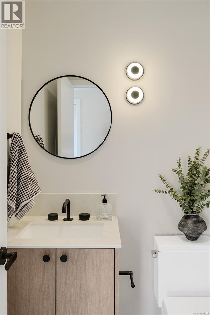 1 2100 Allenby St Property Photo 26
