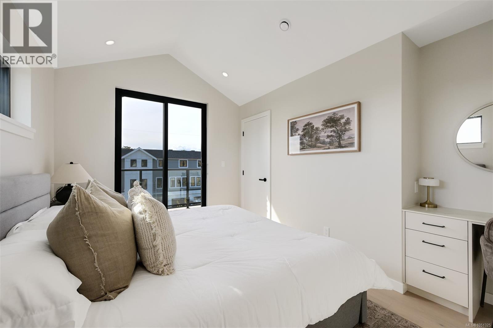 1 2100 Allenby St Property Photo 28