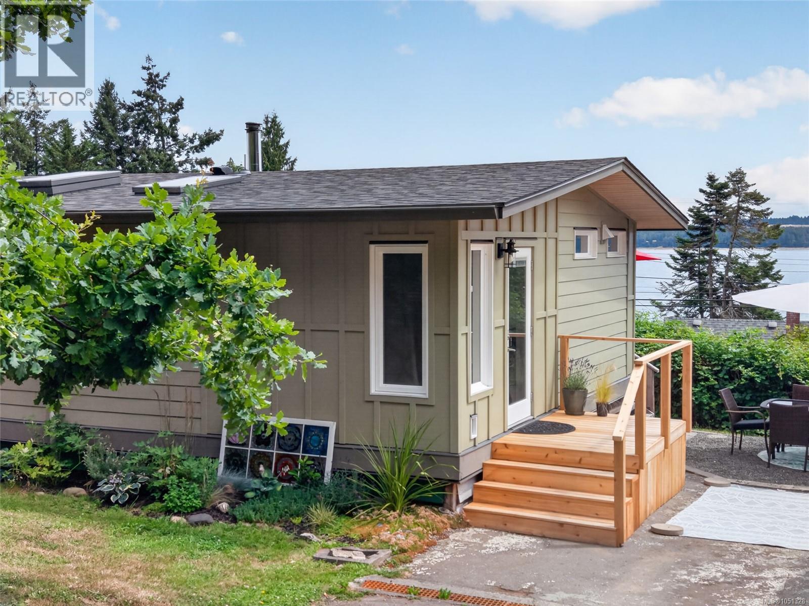 5674 Market St Property Photo 4