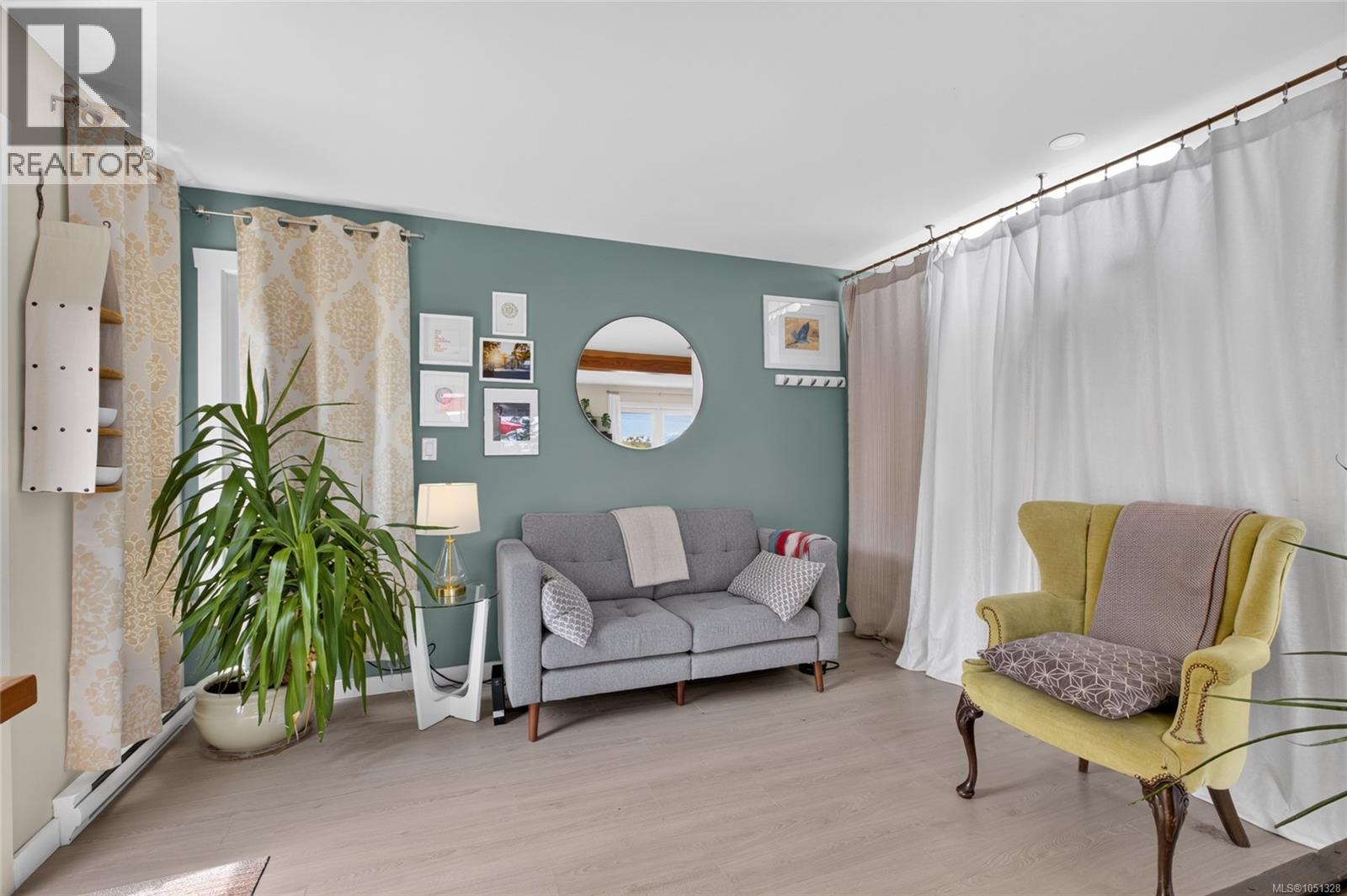 5674 Market St Property Photo 17