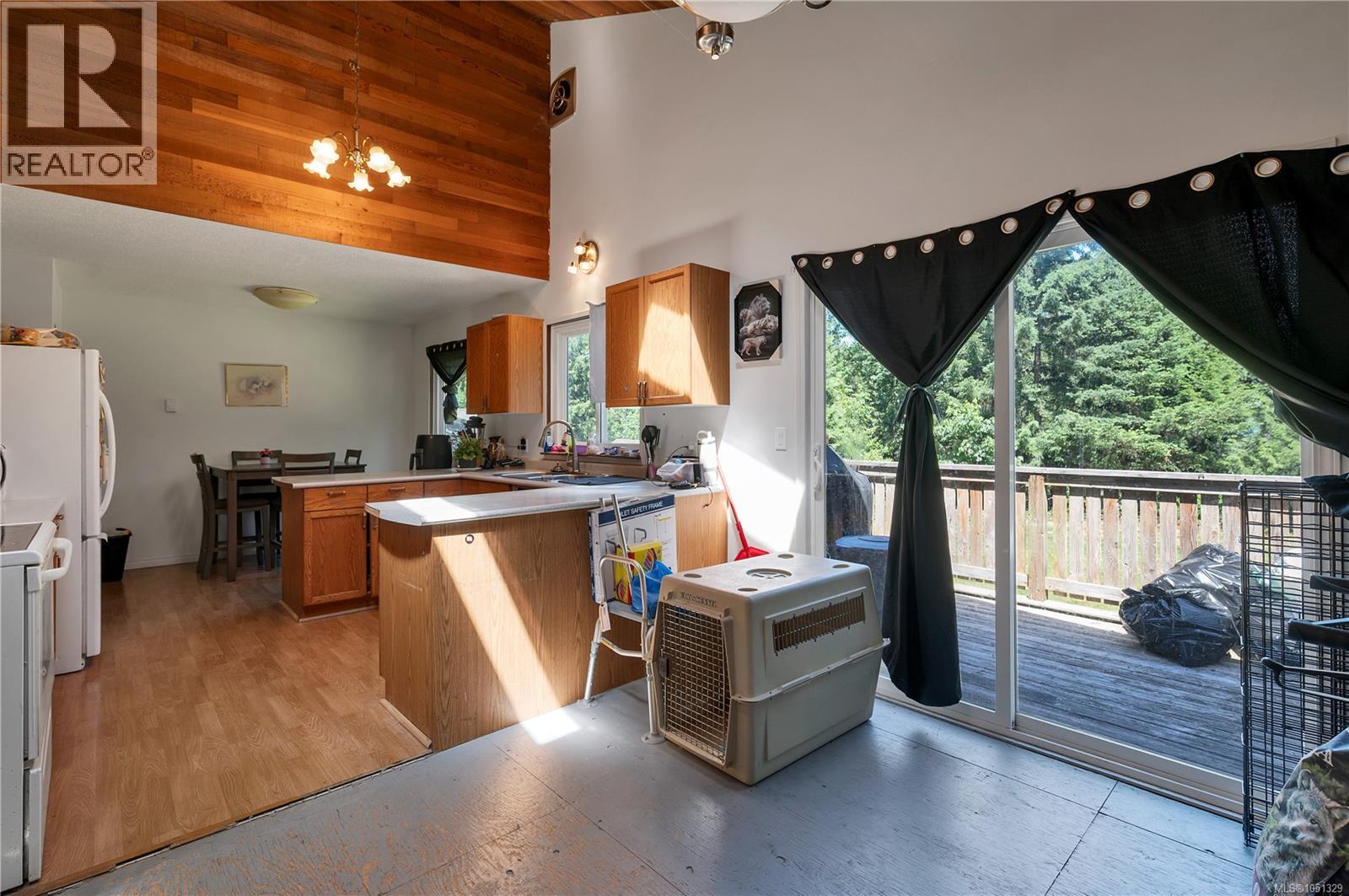 1376 Hooley Rd Property Photo 10