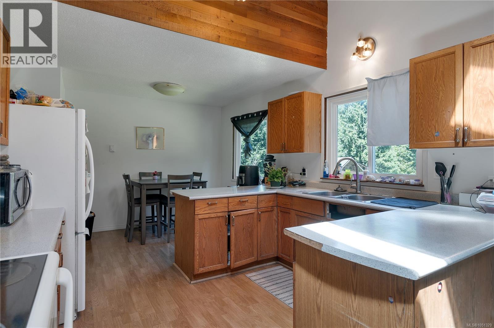 1376 Hooley Rd Property Photo 11