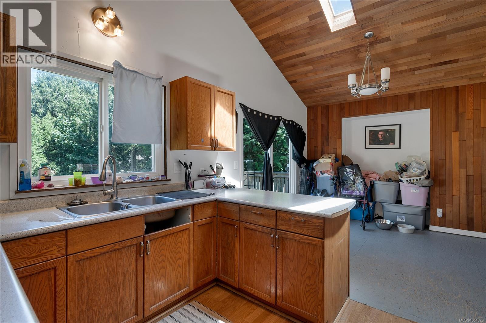 1376 Hooley Rd Property Photo 13