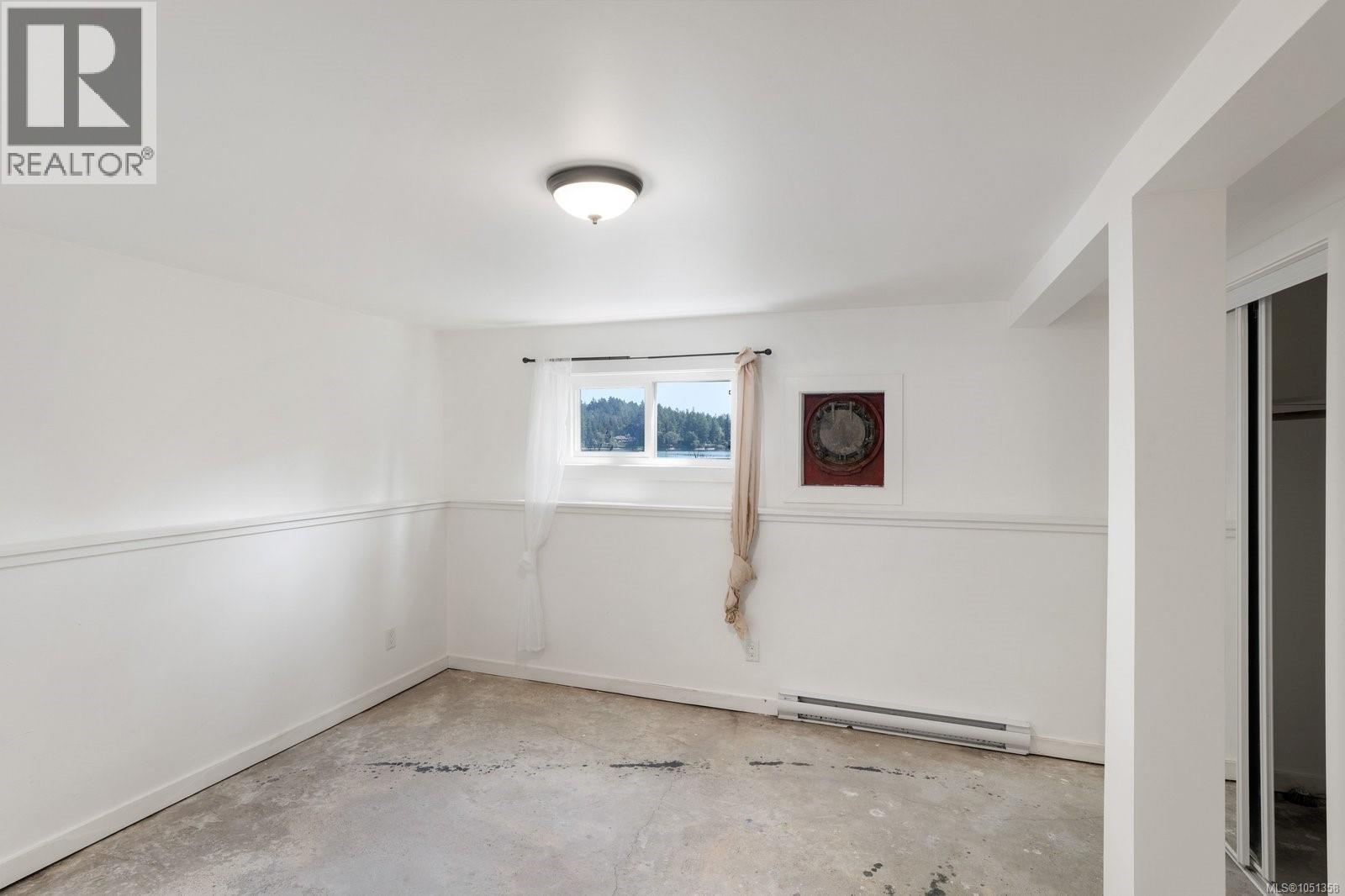 389 Moses Point Rd Property Photo 28