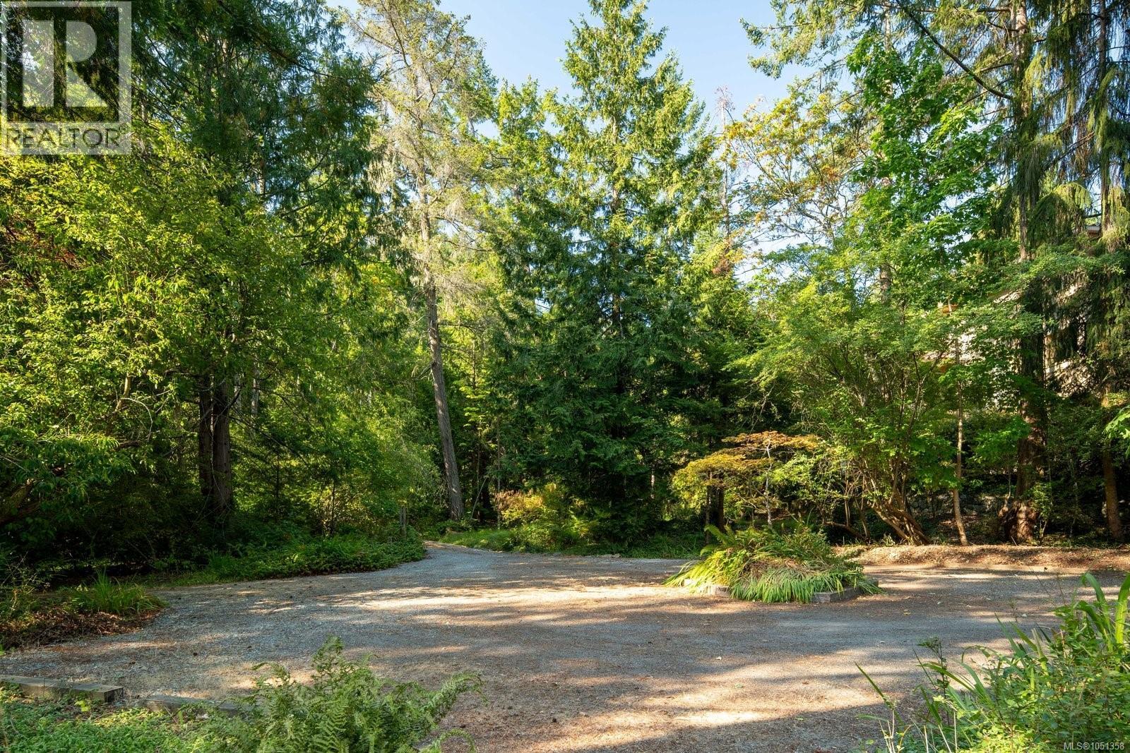 389 Moses Point Rd Property Photo 41